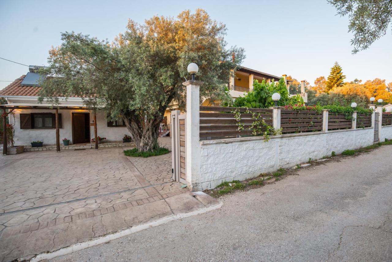 Averta Apartments Lefkada City ภายนอก รูปภาพ
